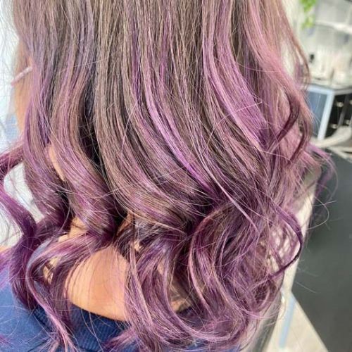 Peinado con tinte de pelo degradados violetas