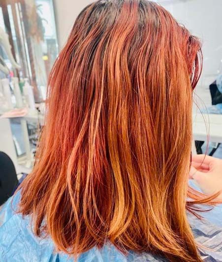 Peinado con tinte de pelo degradados rojos